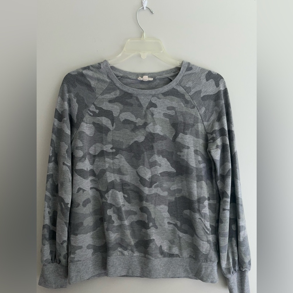 long sleeve / size-M / color- CAMO